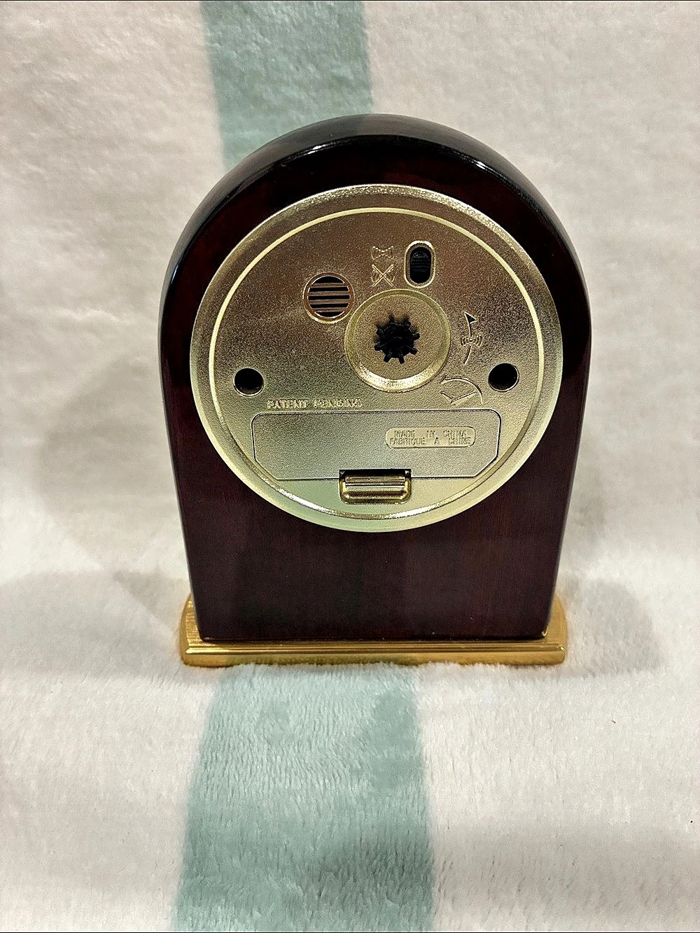 Howard Miller Model 613-487 Mantel Clock in Brown & Gold. Working condition - Picture 6 of 7